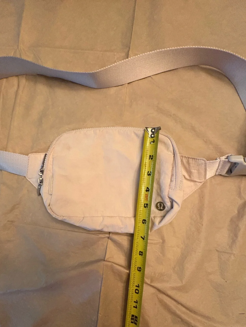 Lululemon Everywhere Belt Bag Cream/Silver
